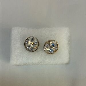 NWOT sparkly stud earrings with diamond-like gems are New and unworn